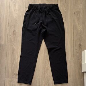 Lululemon On The Fly 7/8 Pant in size 6